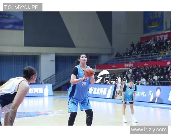 山东女篮与沈阳女篮激战正酣谁能在赛场上笑到最后